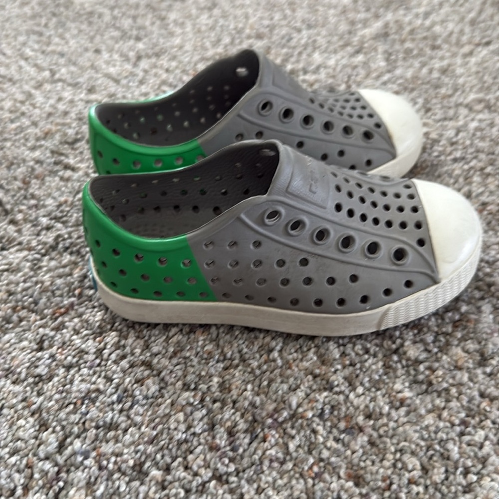 Native Shoes Kids Gray and Green Water Shoes - Picture 2 of 6